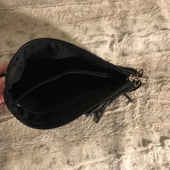 𝅺: : 70s / 80s Inspired Woven Wicker Style Clutch Wristlet with Tassel : : - Picture 10 of 13